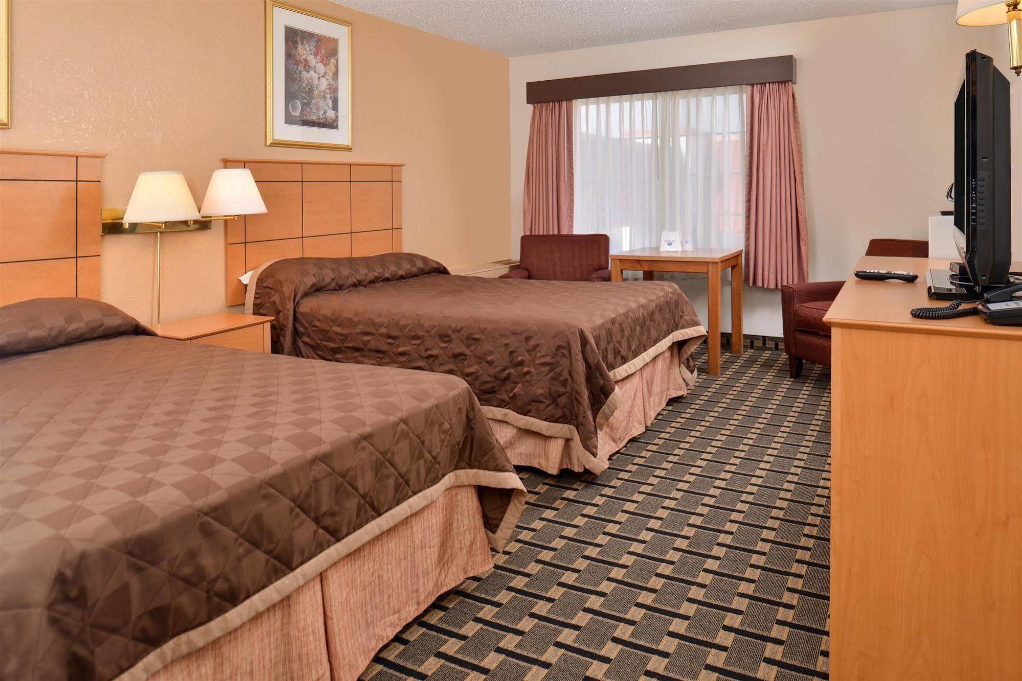 Americas Best Value Inn And Suites St. Cloud Esterno foto