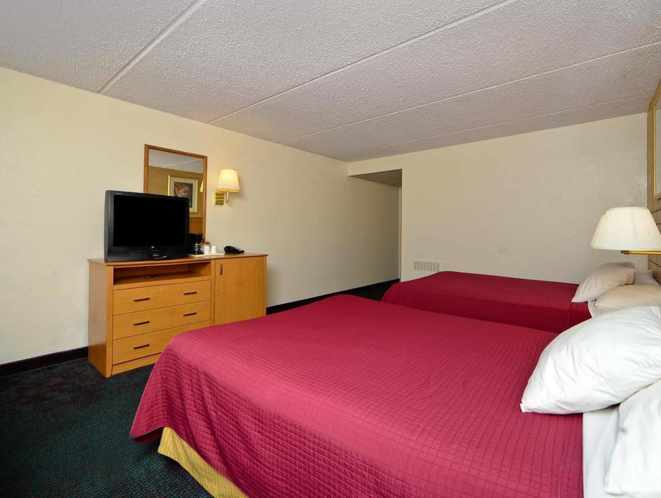 Americas Best Value Inn And Suites St. Cloud Saint Cloud Esterno foto