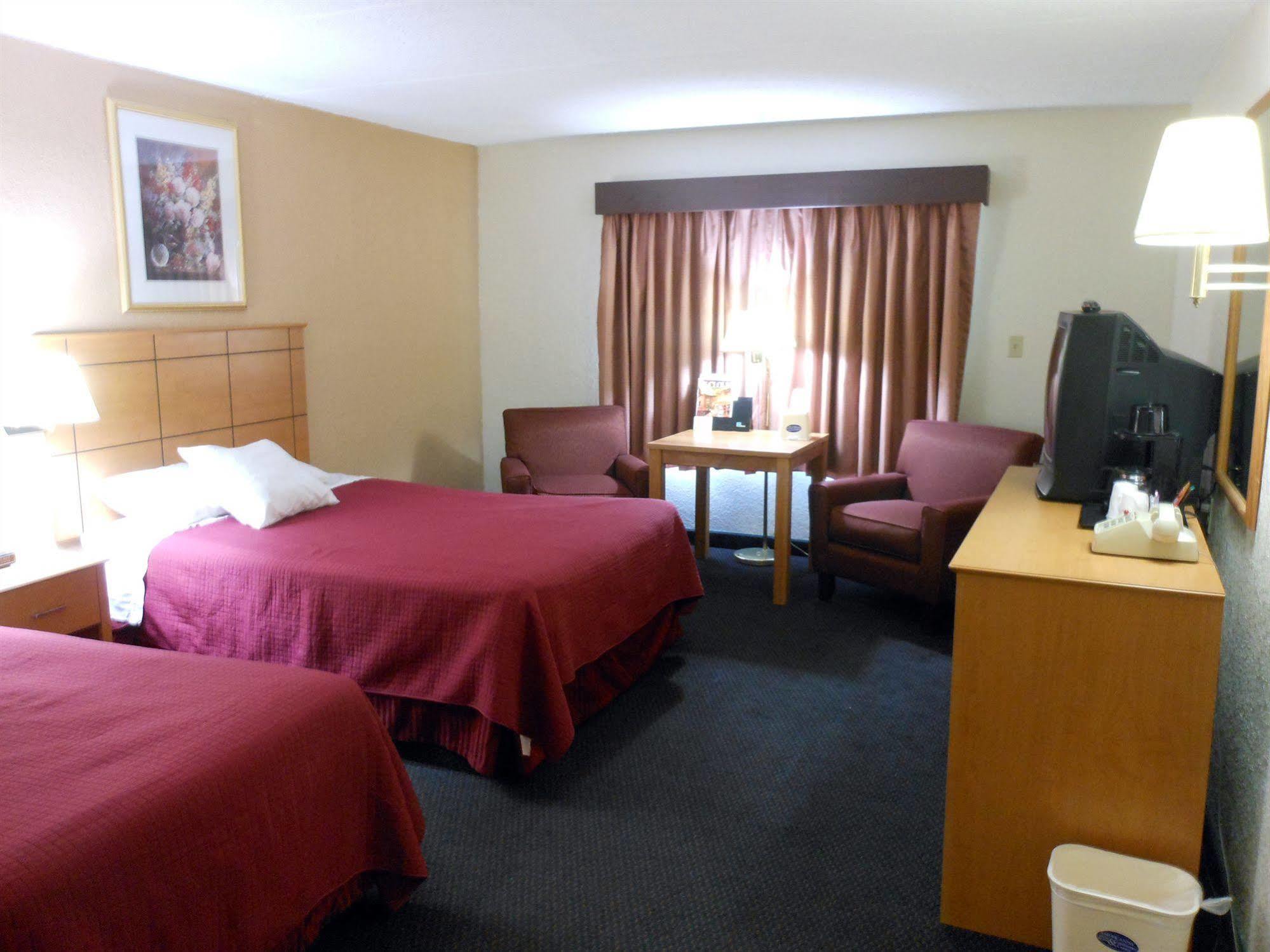 Americas Best Value Inn And Suites St. Cloud Esterno foto