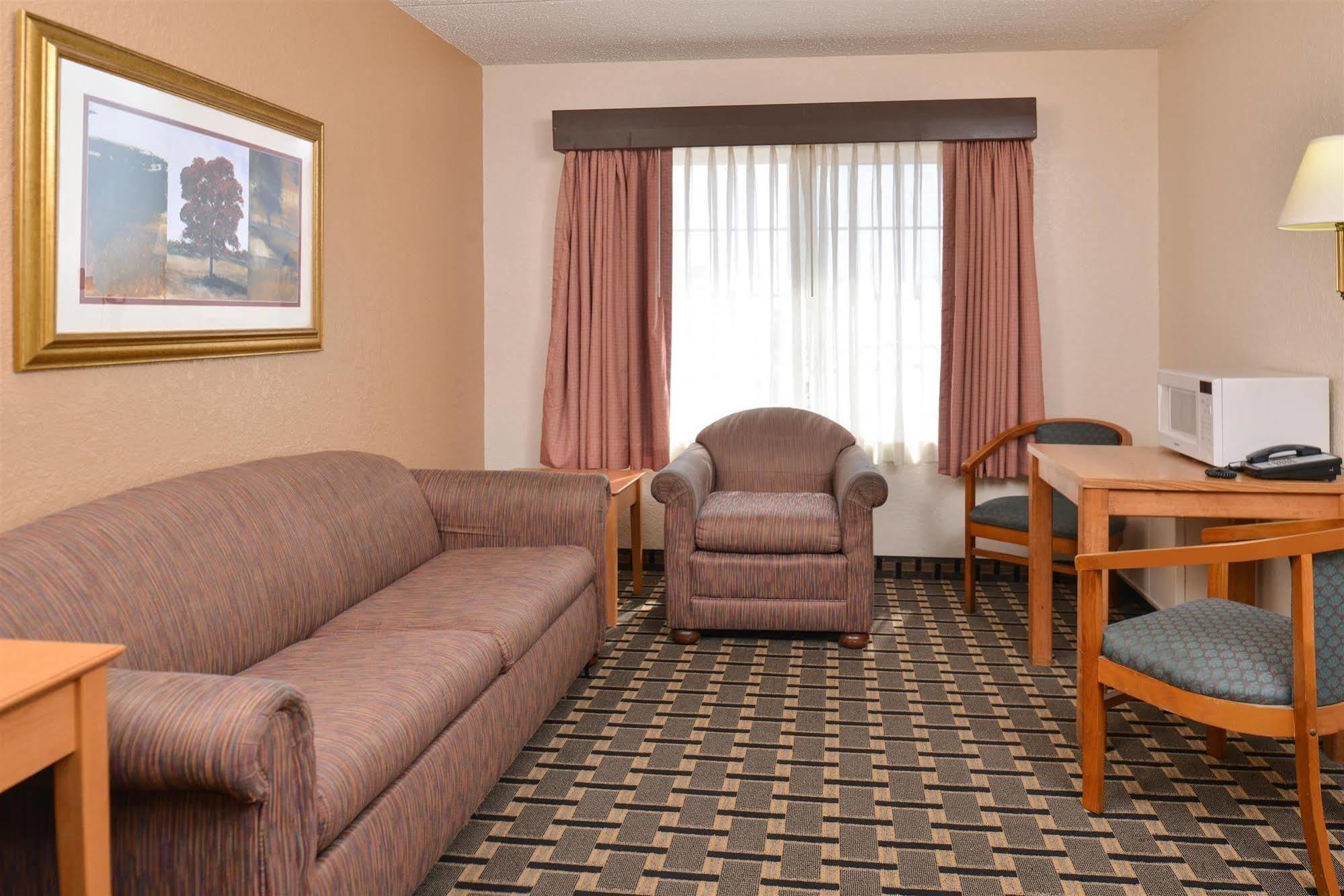 Americas Best Value Inn And Suites St. Cloud Esterno foto