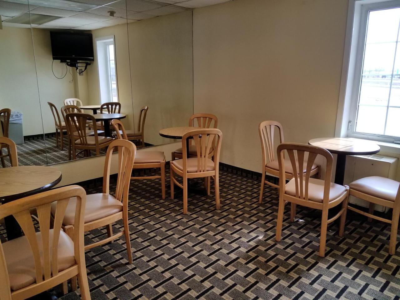 Americas Best Value Inn And Suites St. Cloud Esterno foto