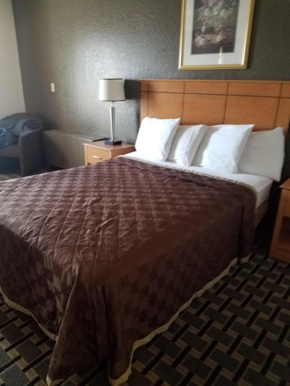 Americas Best Value Inn And Suites St. Cloud Esterno foto